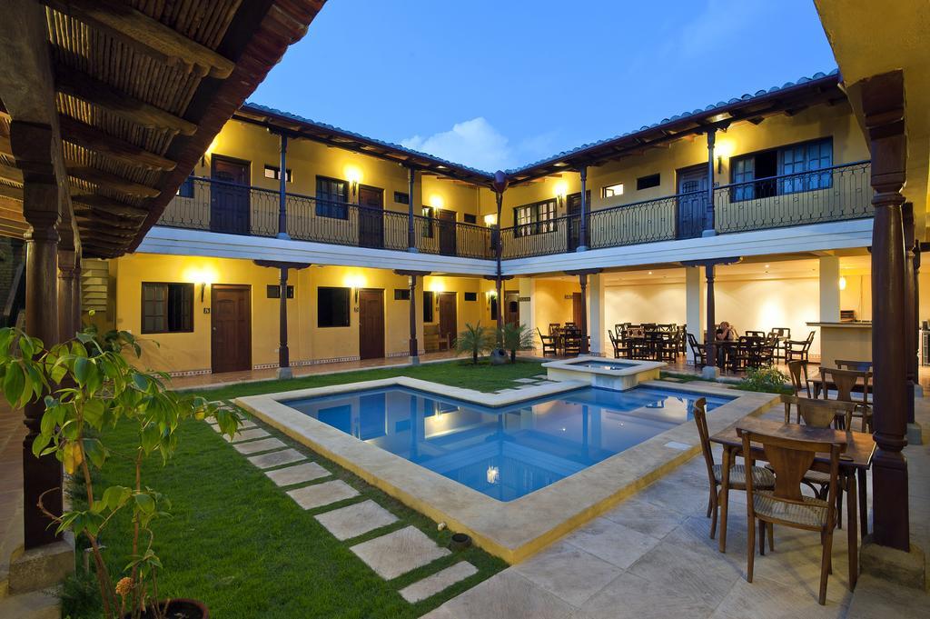Hotel La Pergola กรานาดา ภายนอก รูปภาพ